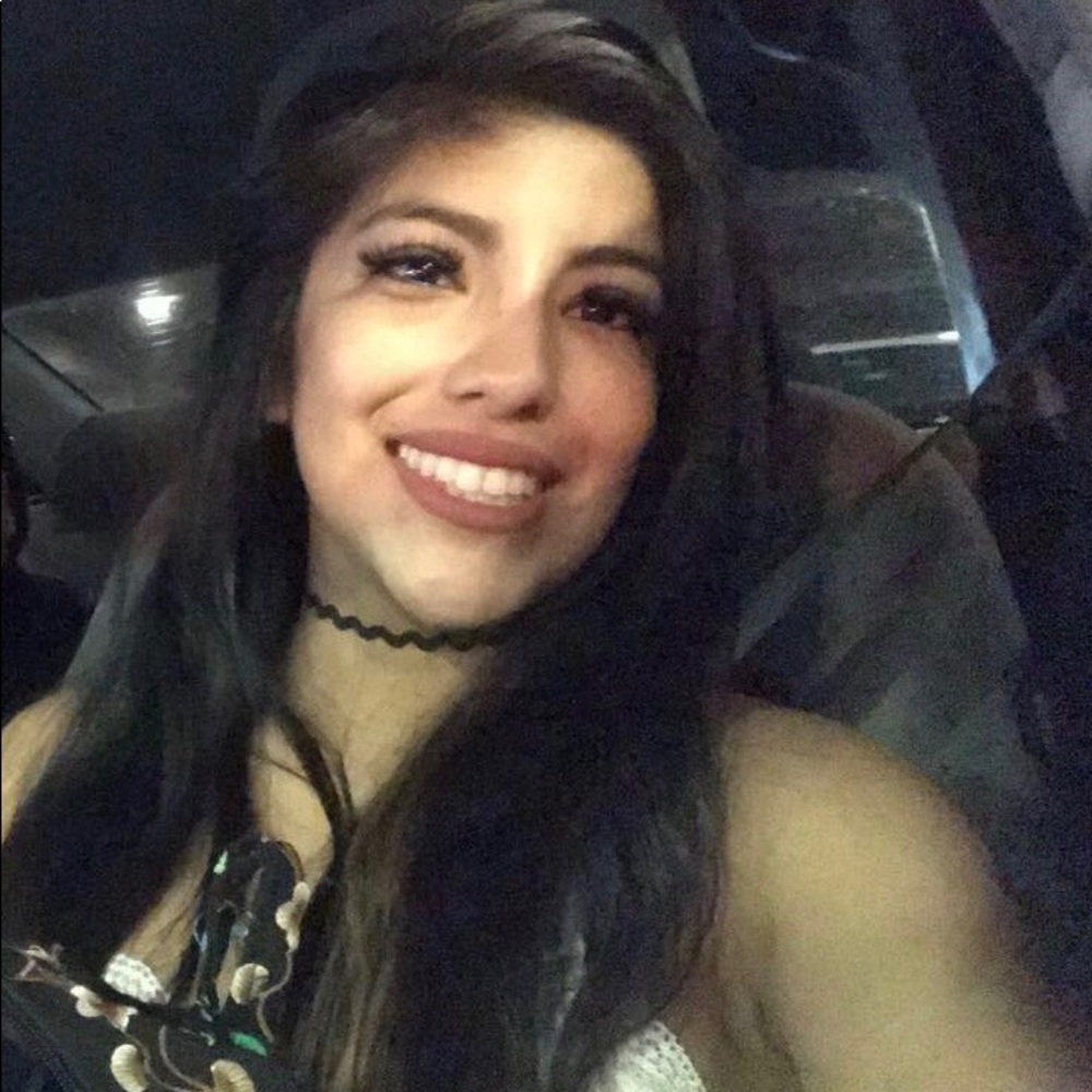 Meet your Posher, Alondra